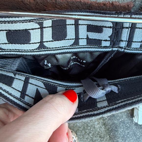 Under Armour Lot of 2 Gray Grey Loose Athletic Gym Shorts Size Large Men’s - Picture 6 of 6